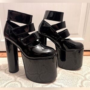 Current Mood SICK OF SUBURBIA PLATFORM MARY JANES